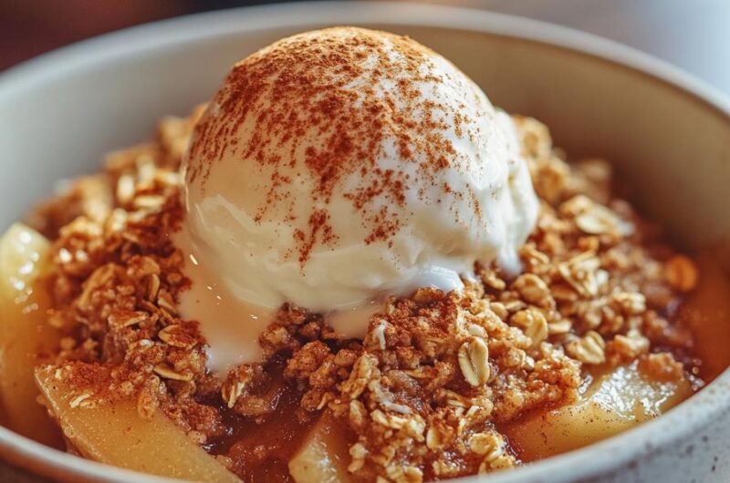 Classic Apple Crisp with Cinnamon Topping