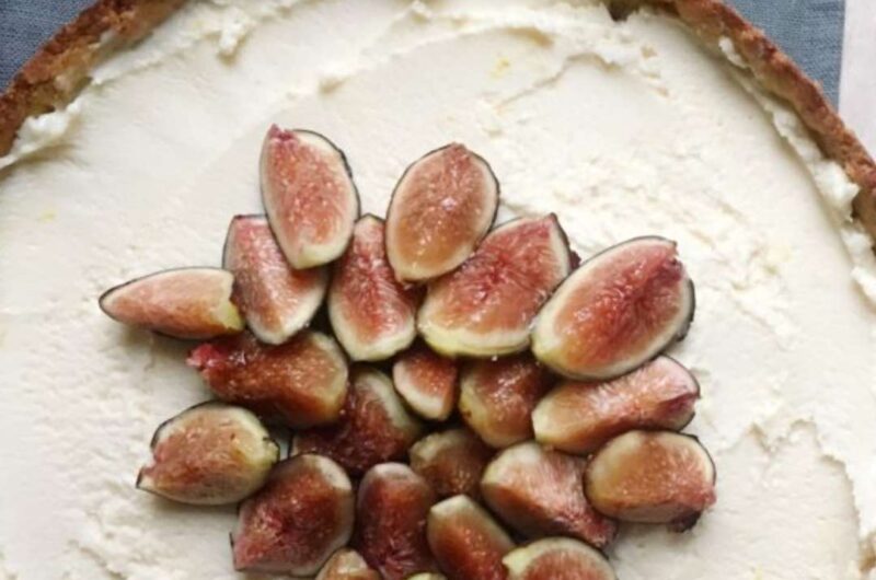 Easy Fig and Mascarpone Tart (with Puff Pastry)